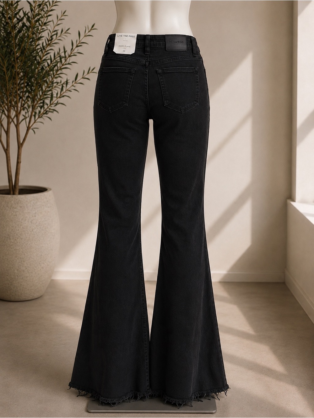 We The Free Emre Low Rise Flare Jeans NWT Black Size 26